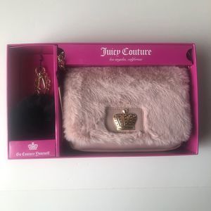 JUICY COUTURE DUSTY BLUSH FLAP CROSSBODY & Pom Pom Key Chain GIFT SET